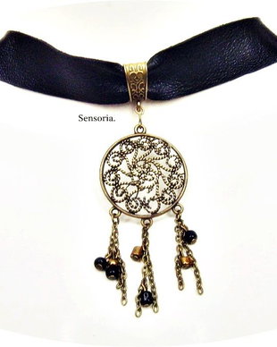 chocker piele cu pandantiv antichizat filigranat