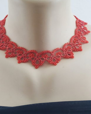 Colier rosu, la baza gatului din dantela frivolite, colier dantela rosie, bijuterii unicat, bijuterii tatting
