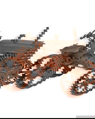 Model tractor antik rusty