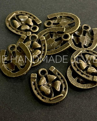 Charm trifoi, potcoava, bronz antichizat