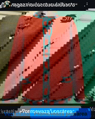 Pulover lână în amestec, cu bumbi