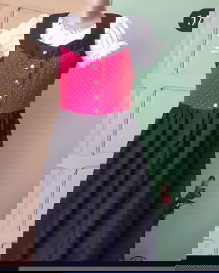 Sarafan/rochiebavareza rosu și negru