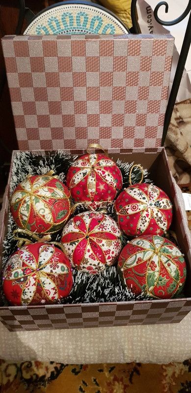 Globuri decorațiuni de Crăciun, cadouri secret santa