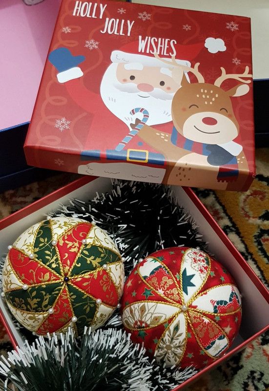 Globuri decorațiuni de Crăciun, cadouri secret santa