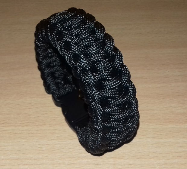 Brățară paracord negru Aquarius cu închizătoare trident