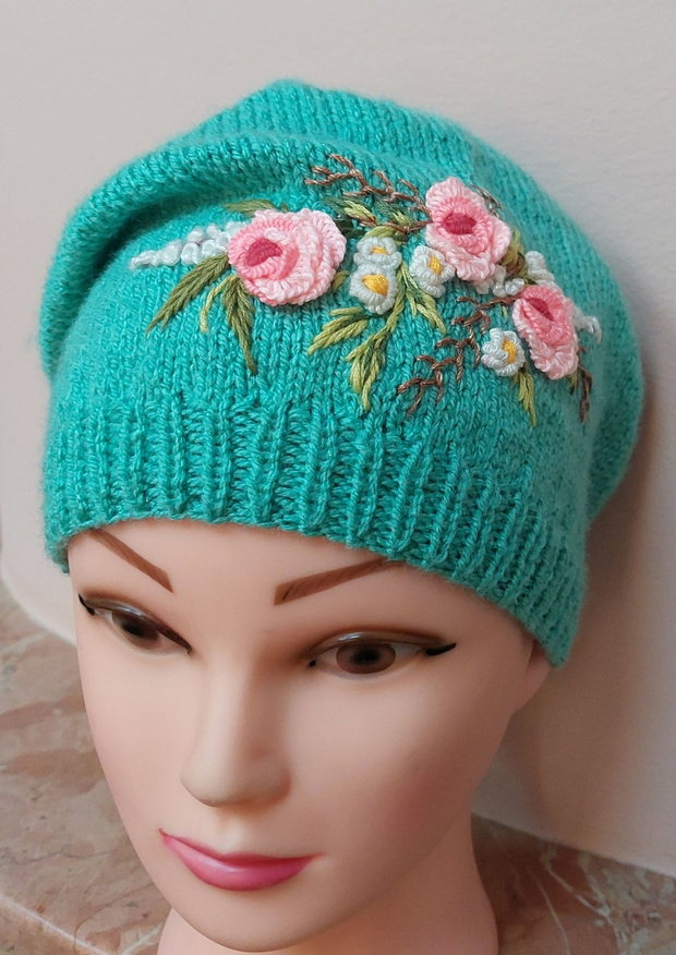 Căciulă verde menta