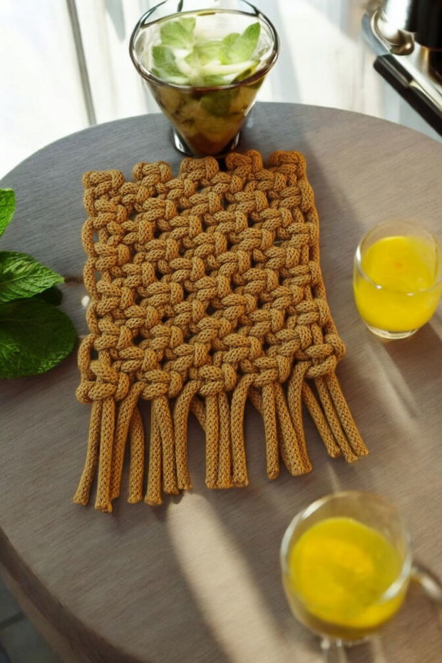 Coaster macrame