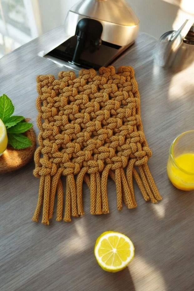 Coaster macrame