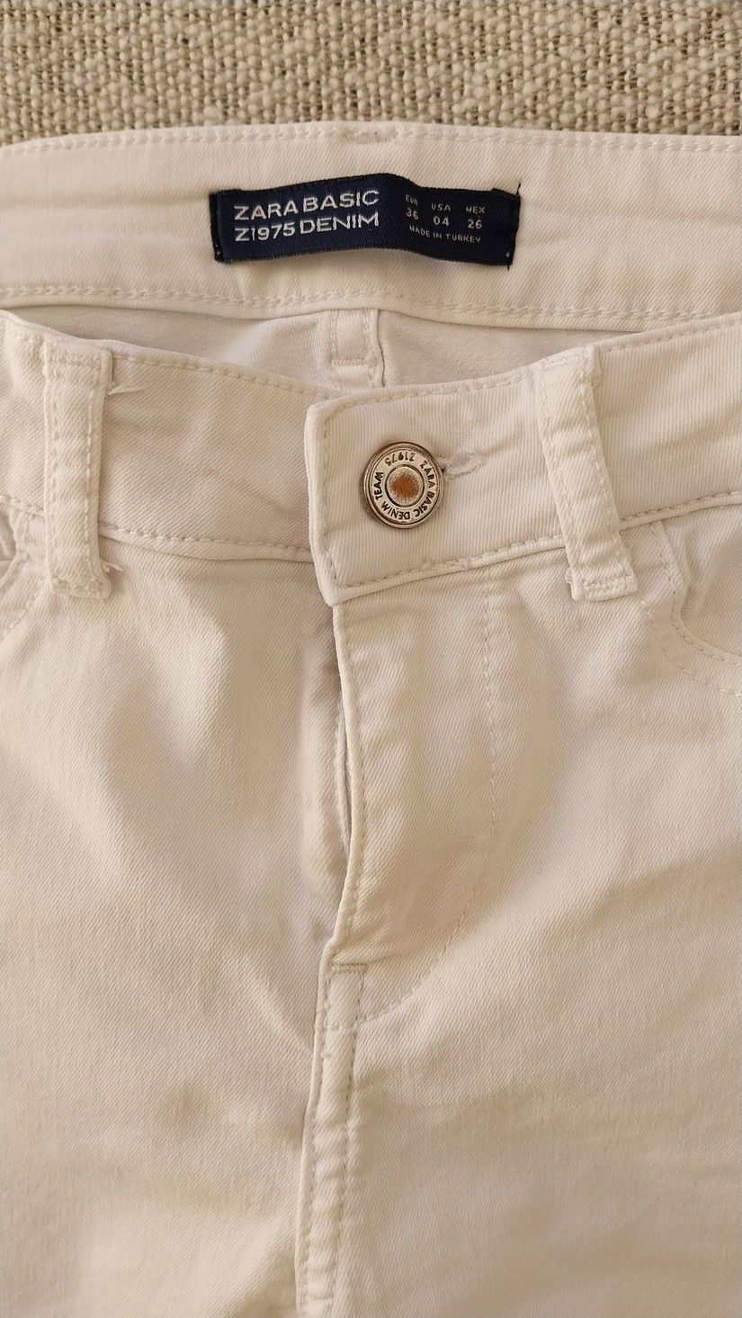 Pantaloni albi Zara