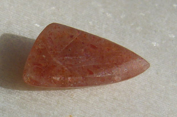 Cabochon piatra soarelui NATURALA aprox 19x10x5 mm