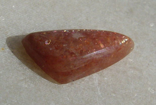 Cabochon piatra soarelui NATURALA aprox 19x10x5 mm