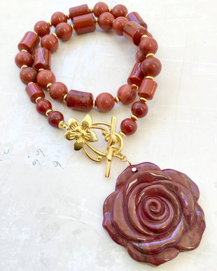 Colier vintage floare Jasp rosu