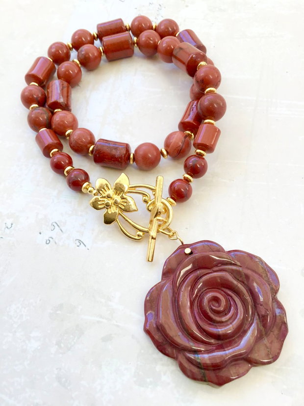 Colier vintage floare Jasp rosu