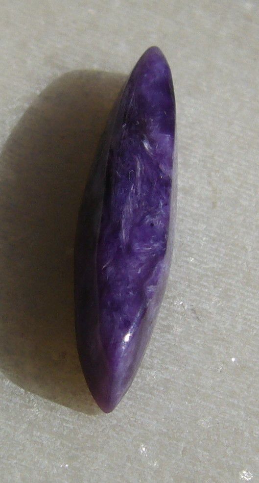 Cabochon charoit aprox 26x6x6.3 mm