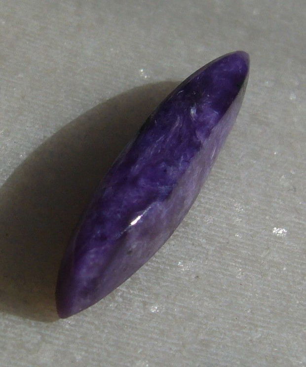 Cabochon charoit aprox 26x6x6.3 mm