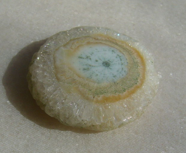 Cabochon cuart solar aprox 31x32x7.5 mm