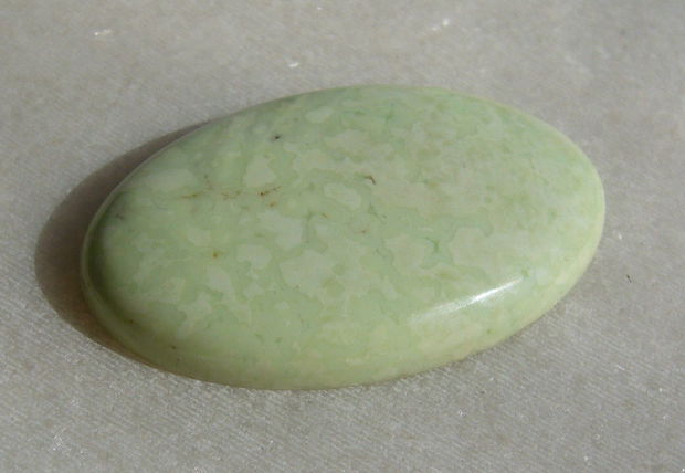 Crisopraz lemon cabochon aprox 40x24x6 mm