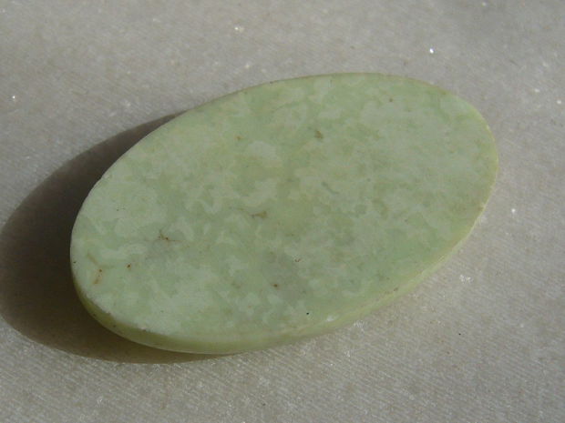 Crisopraz lemon cabochon aprox 40x24x6 mm