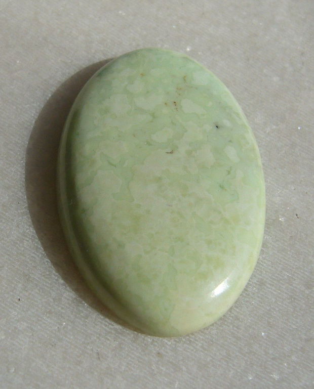 Crisopraz lemon cabochon aprox 40x24x6 mm