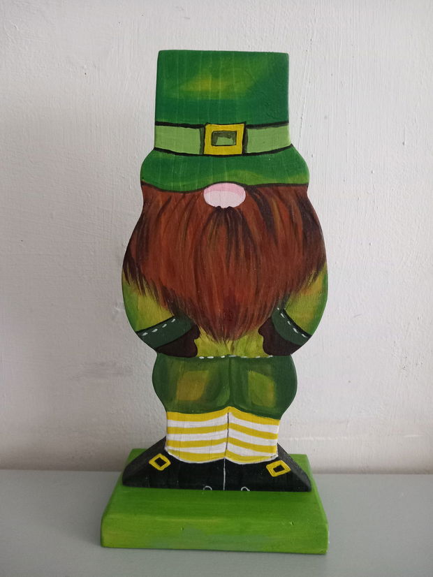 Figurina gnome spiriduș pitic din lemn reciclat ecologic cadou irlandez