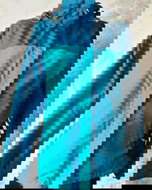 geaca de dama outdoor / drumetie Quechua , L