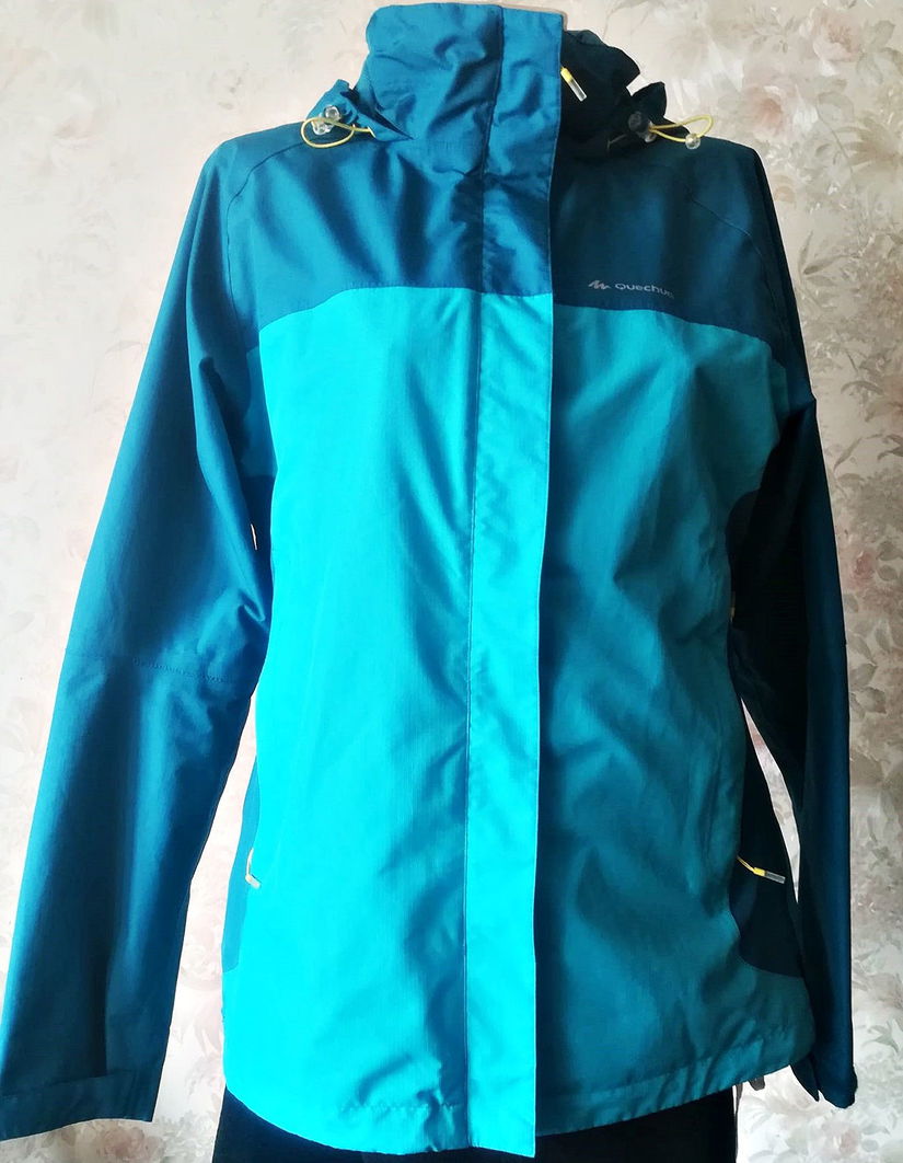 geaca de dama outdoor / drumetie Quechua , L