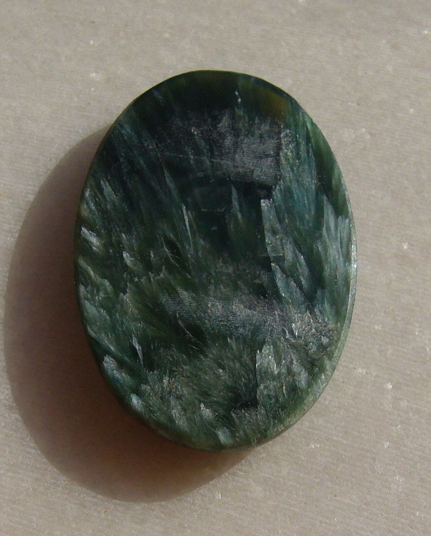 Serafinit cabochon aprox 38x24x4.5 mm