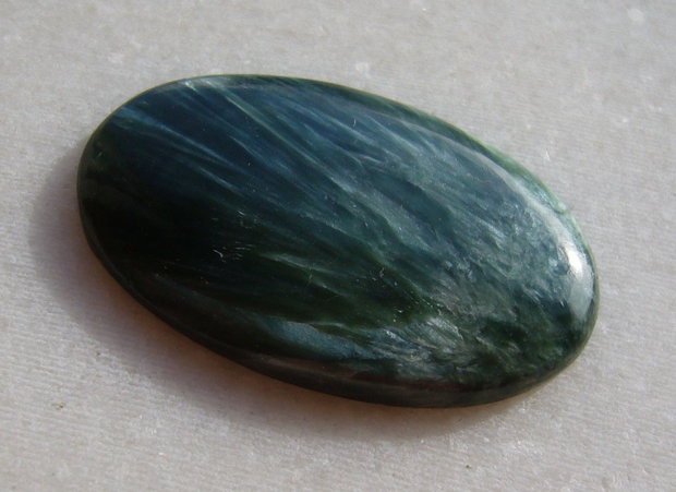 Serafinit cabochon aprox 38x24x4.5 mm