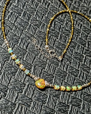 Colier argint opal de foc etiopian welo opal obsidian brioleta disc heishi minimalist boho chc trendy - Transport gratuit