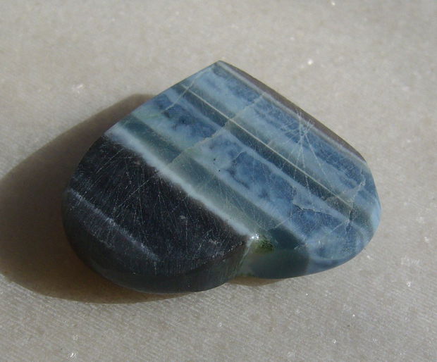 Cabochon inima din blue opal (lucrat manual in India) aprox 32x26.5x8 mm