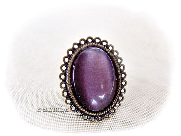 Inel vintage cu cabochon  ochi de pisica mov