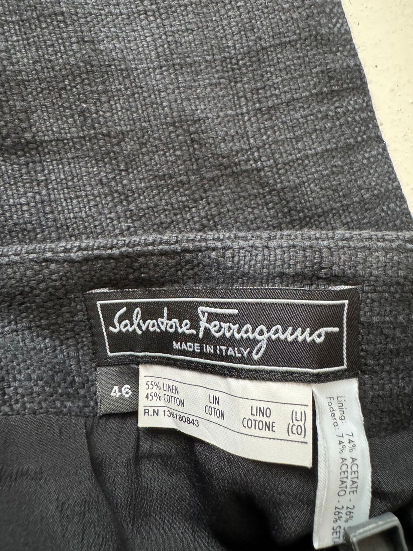 FUSTĂ SALVATORE  FERRAGAMO MĂRIME 46