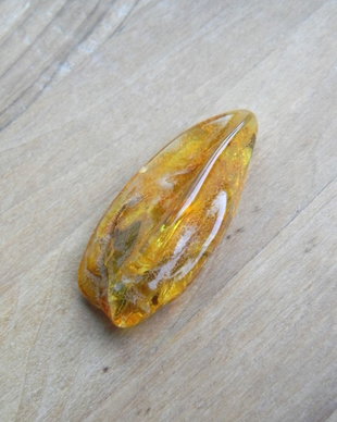 Chihlimbar slefuit (MN 6)