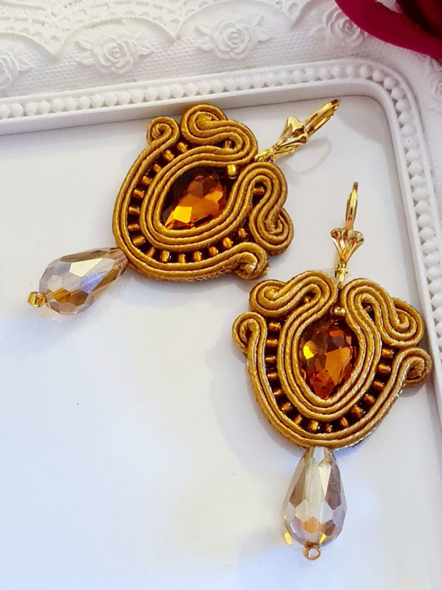 Cercei soutache cu cristale