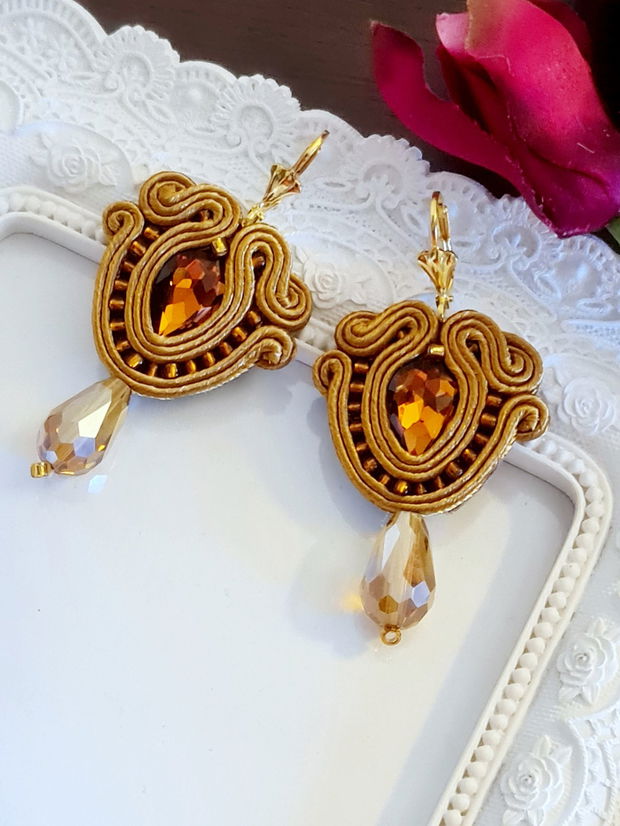 Cercei soutache cu cristale