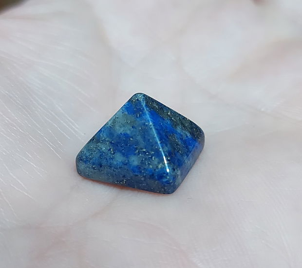 Piramida mica din lapis lazuli