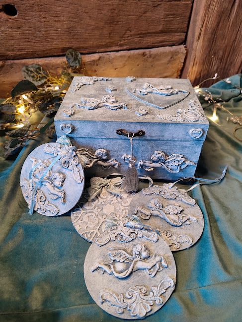 Set caseta si 4 decoratiuni-Vintage Angels