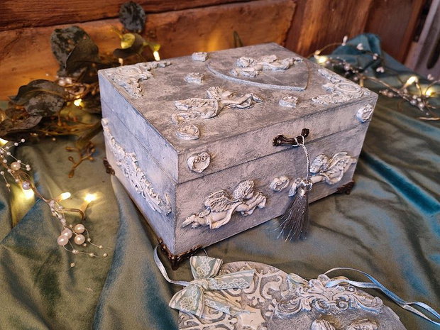 Set caseta si 4 decoratiuni-Vintage Angels