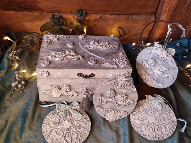 Set caseta si 4 decoratiuni-Vintage Angels