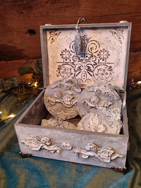 Set caseta si 4 decoratiuni-Vintage Angels