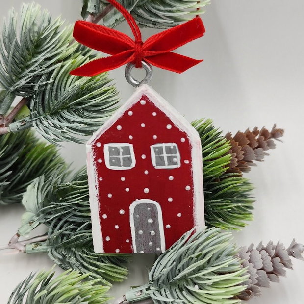 Decoratiune Craciun mini casuta rosu alb cu buline, 4267