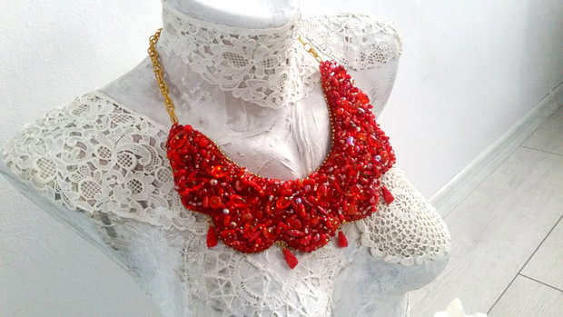 Colier statement in nuante de rosu aprins・Colier handmade rosu・Colier statement