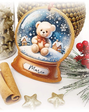 Decoratiune personalizata pentru Craciun, in forma de glob de zapada, tema Ursulet