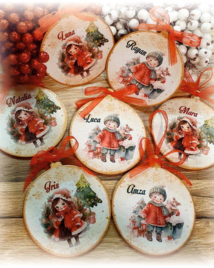 Decoratiune personalizata pentru Craciun, in forma de glob, pentru copii