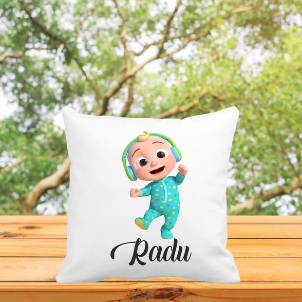 Perna personalizata cu nume, Gradinita, Baby Johny, 40×40 cm, PGR049