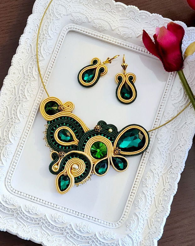 Set verde-galben cu cristale, set soutache