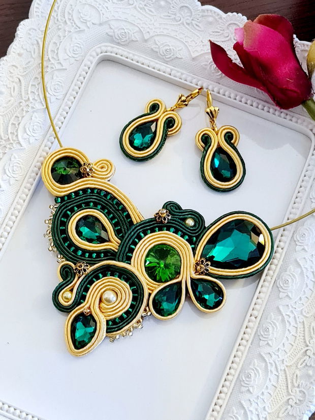 Set verde-galben cu cristale, set soutache