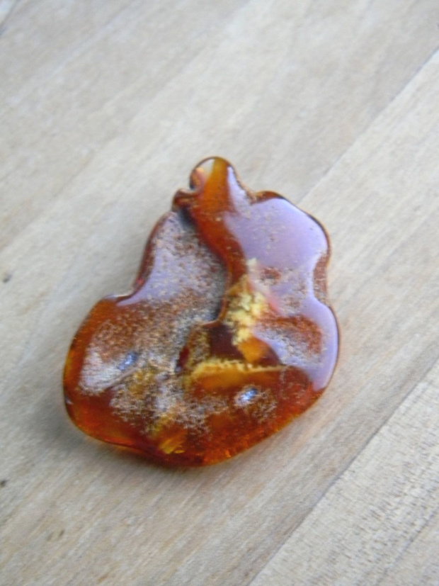 Chihlimbar slefuit (PCH 3)
