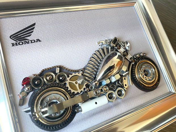 Motocicleta Honda Cod M 657・Artă din mecanisme de ceas・Mecanism de ceas vintage・Tablou handmade ・Decor pentru pasionații de motociclete