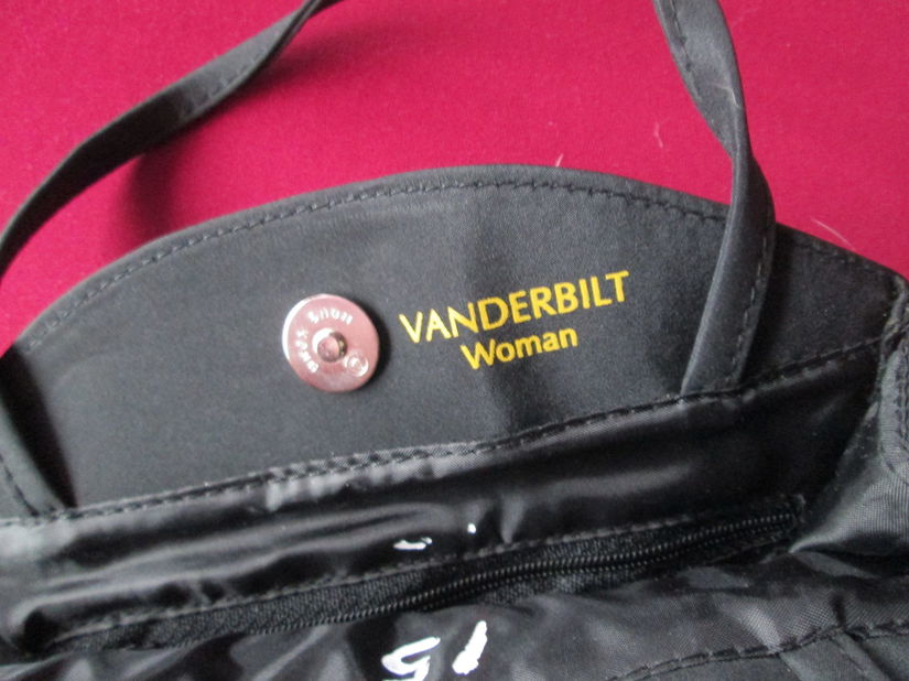 posetuta neagra Vanderbilt